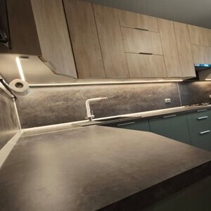 Угловая кухня со скошенной столешницей